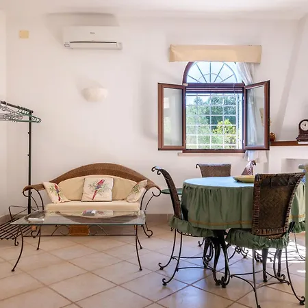 Trulli Deluxe Вилла *